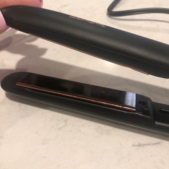 flat iron - Picture 2 of 4